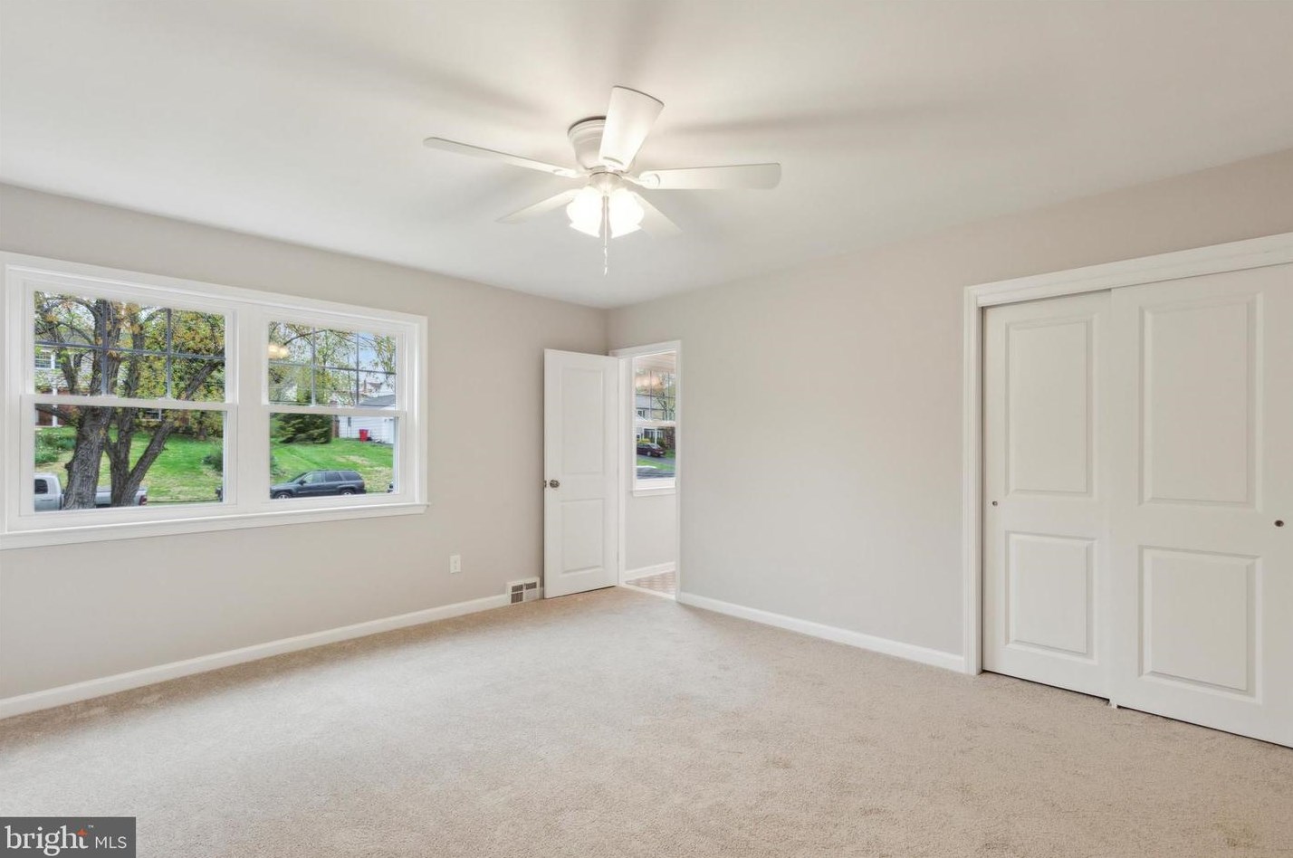 612 Mockingbird Ln, Norristown PA  19403-1916 exterior