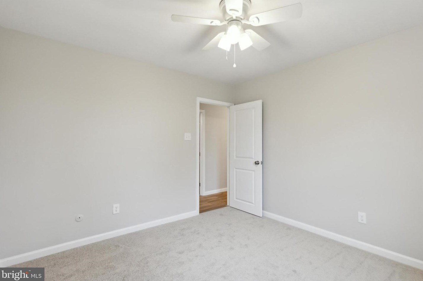 612 Mockingbird Ln, Norristown PA  19403-1916 exterior