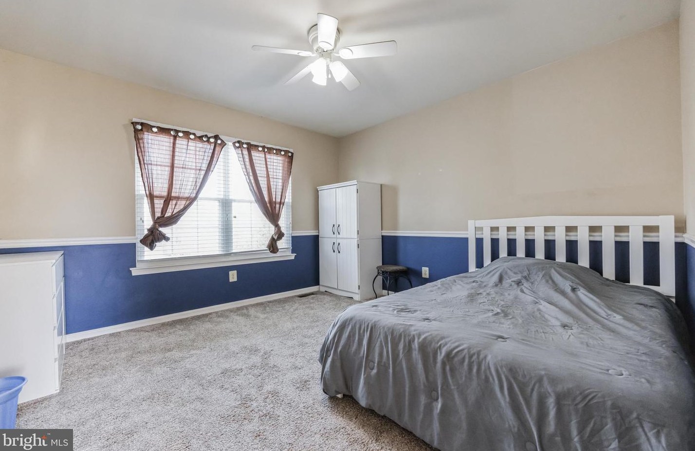 533 Creekview Dr, Harleysville PA  19438-2438 exterior