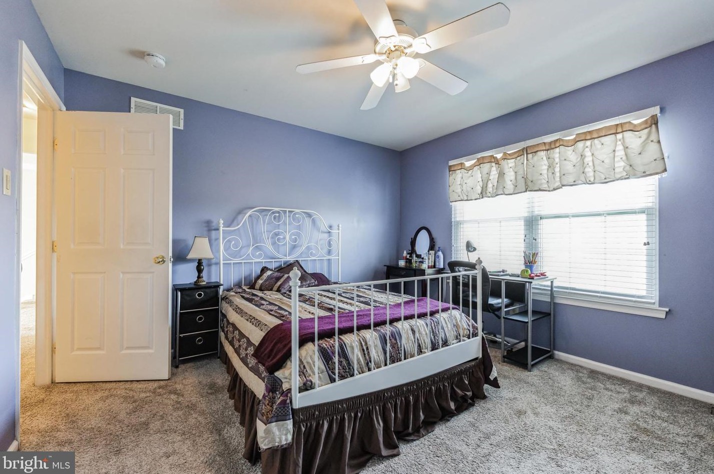 533 Creekview Dr, Harleysville PA  19438-2438 exterior