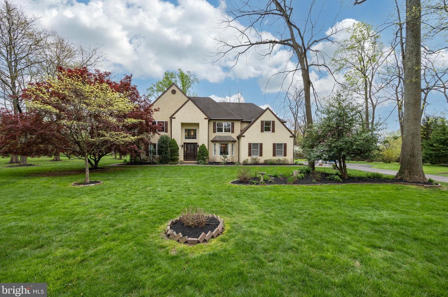 1012 Davis Rd, Prospectville, PA 19002-2611