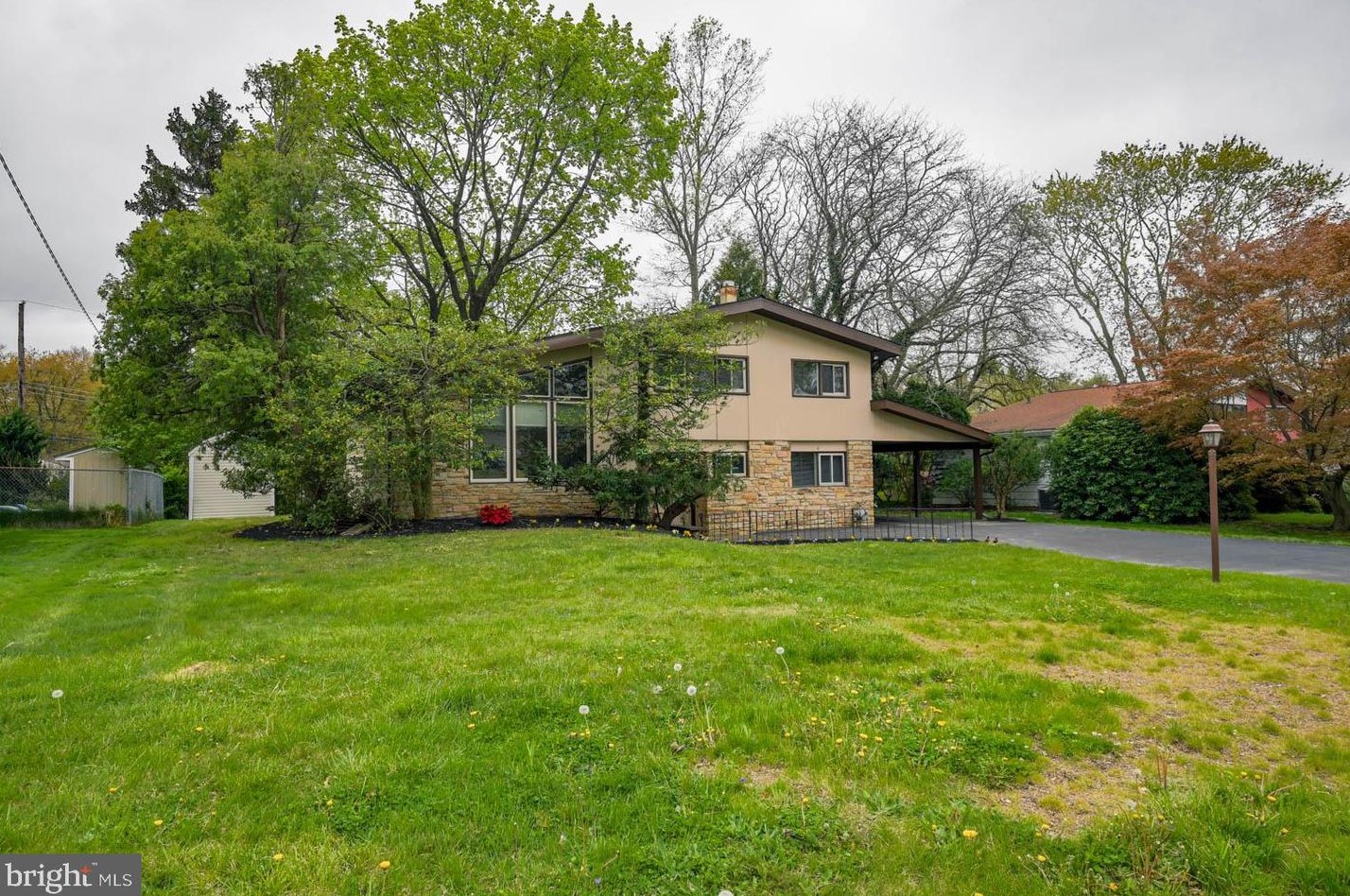13 Camelot Dr, Plymouth Meeting, PA 19462