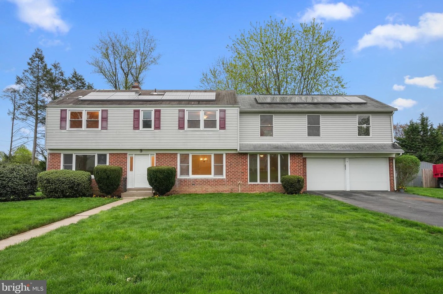 3911 Byron Rd, Huntingdon Valley, PA 19006-2322