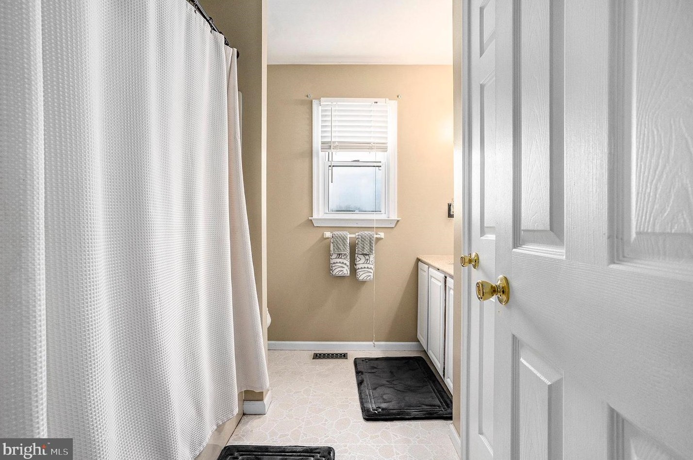 2115 Foxtail Dr, Pottstown PA  19464-2145 exterior