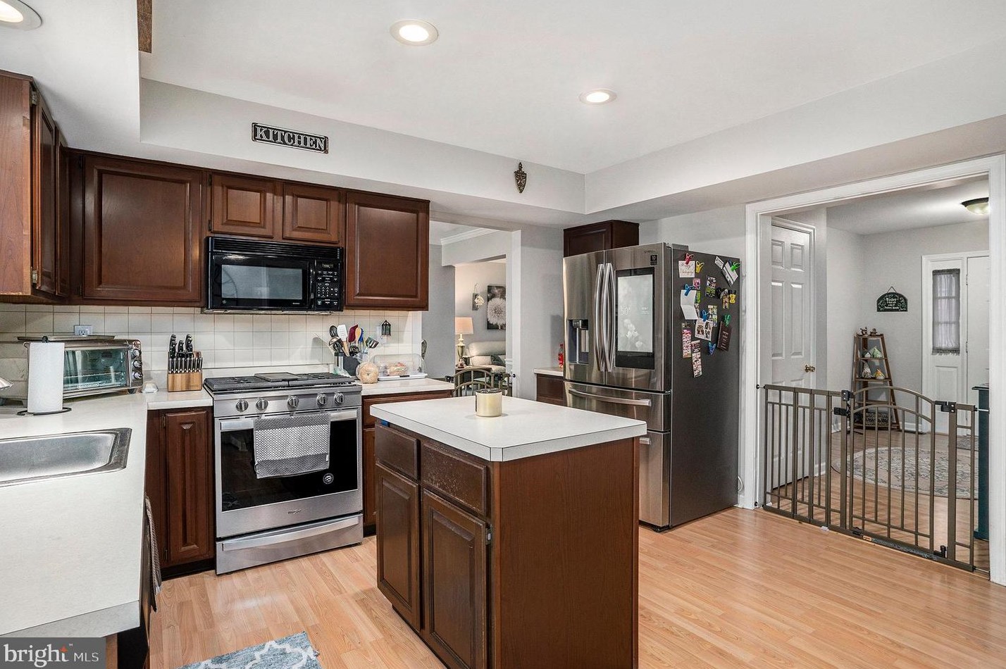 2115 Foxtail Dr, Pottstown PA  19464-2145 exterior