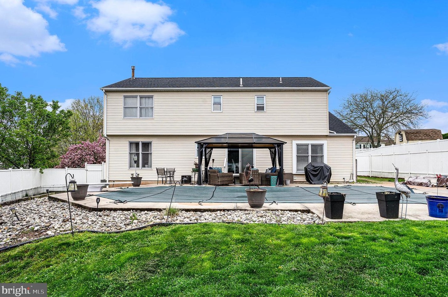 2115 Foxtail Dr, Pottstown PA  19464-2145 exterior