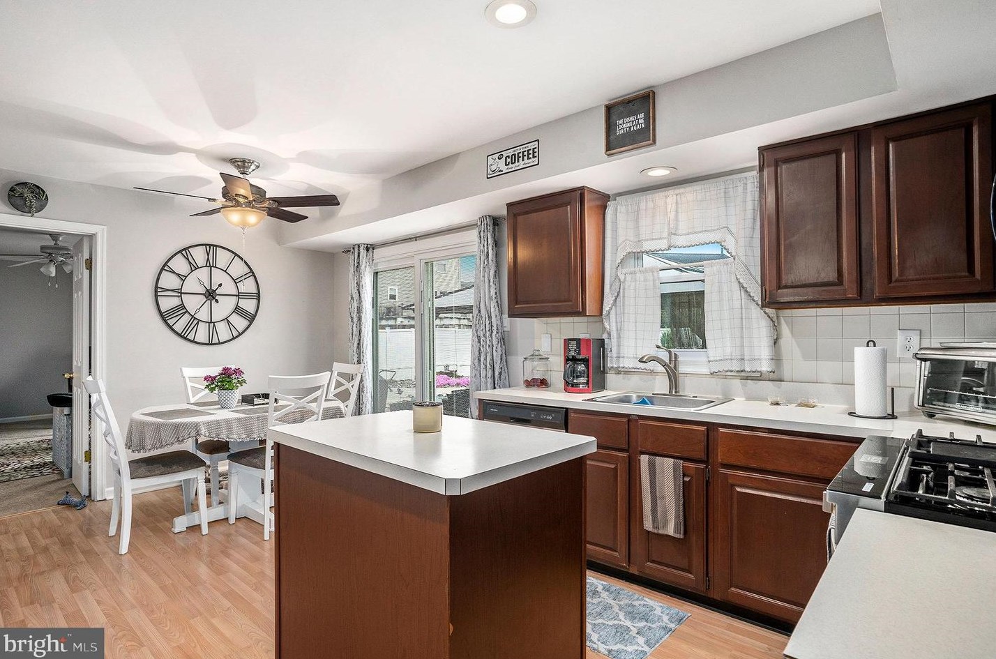 2115 Foxtail Dr, Pottstown PA  19464-2145 exterior