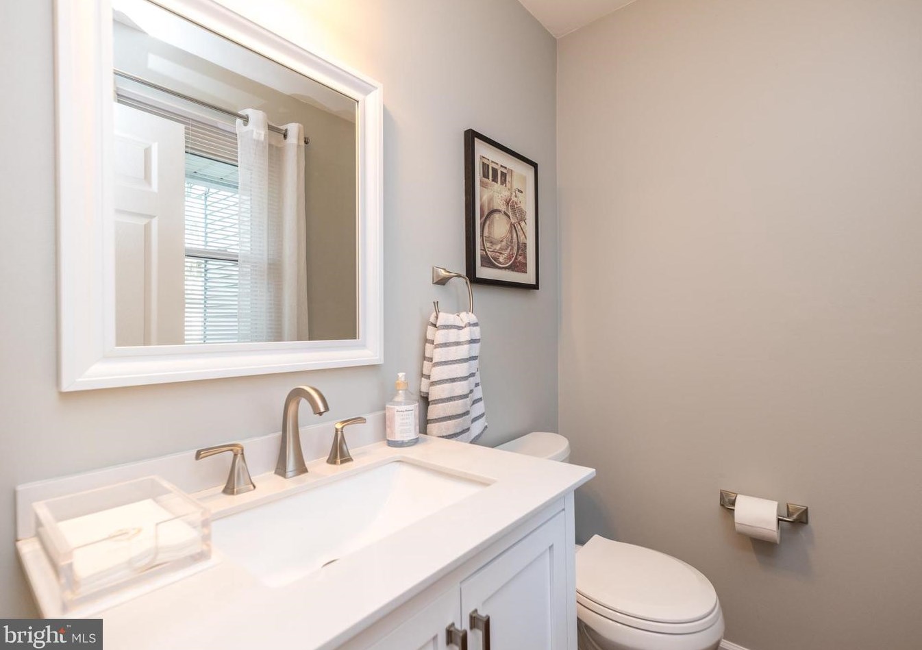 128 Red Hvn Dr, North Wales PA 19454-1442 exterior