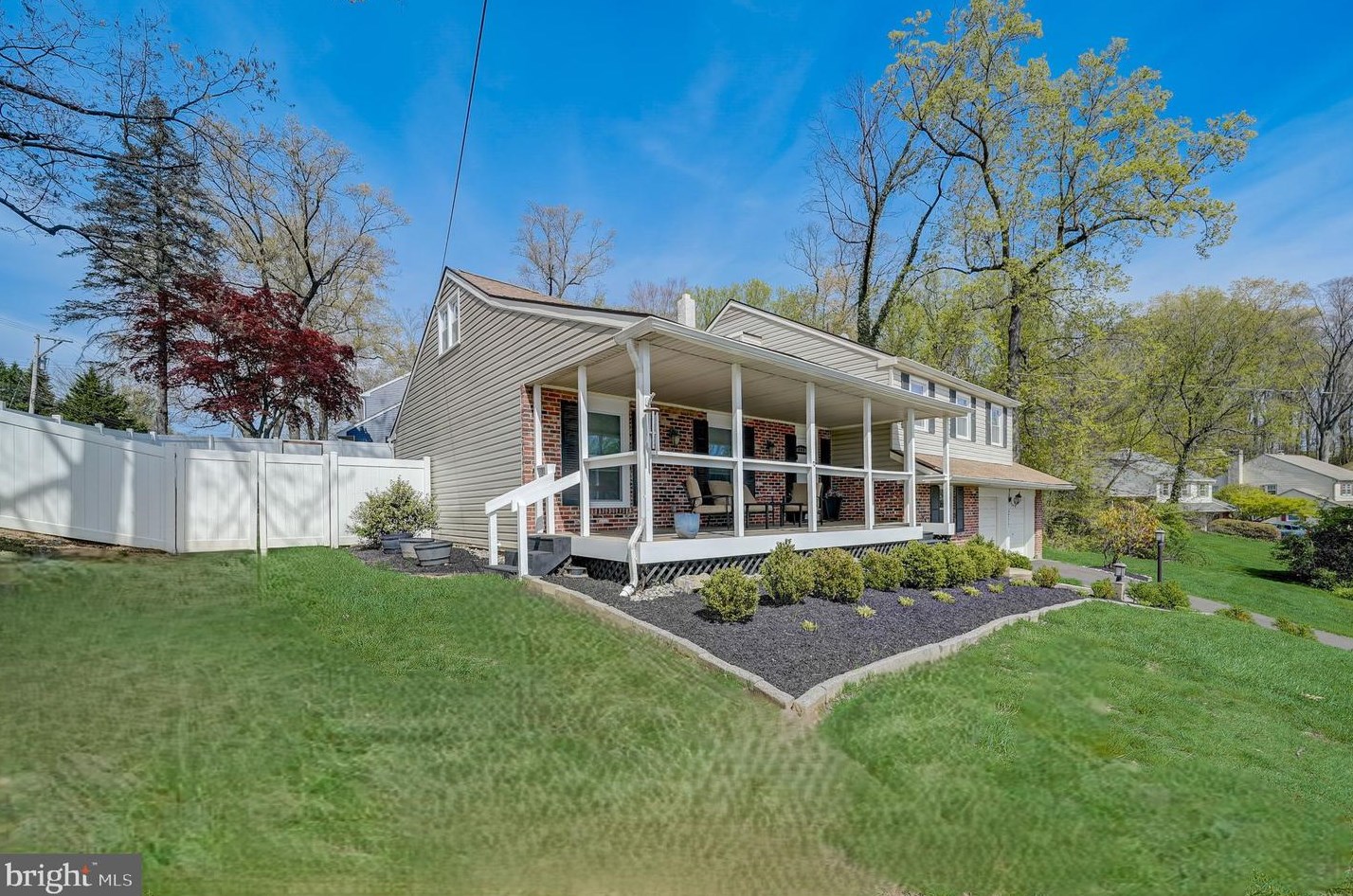 3277 Lenape Dr, Dresher, PA 19025-1824