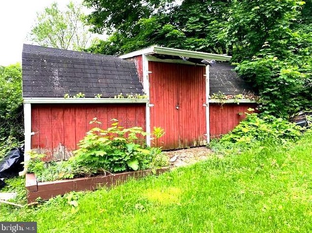 1125 Grosstown Rd, Pottstown PA  19464-6127 exterior