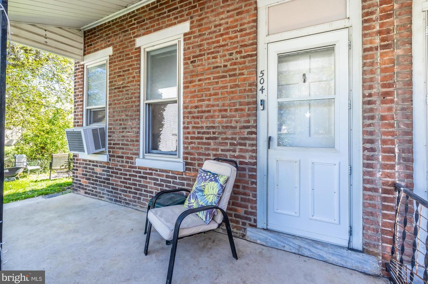 504 Glasgow St, Pottstown PA  19464-6636 exterior