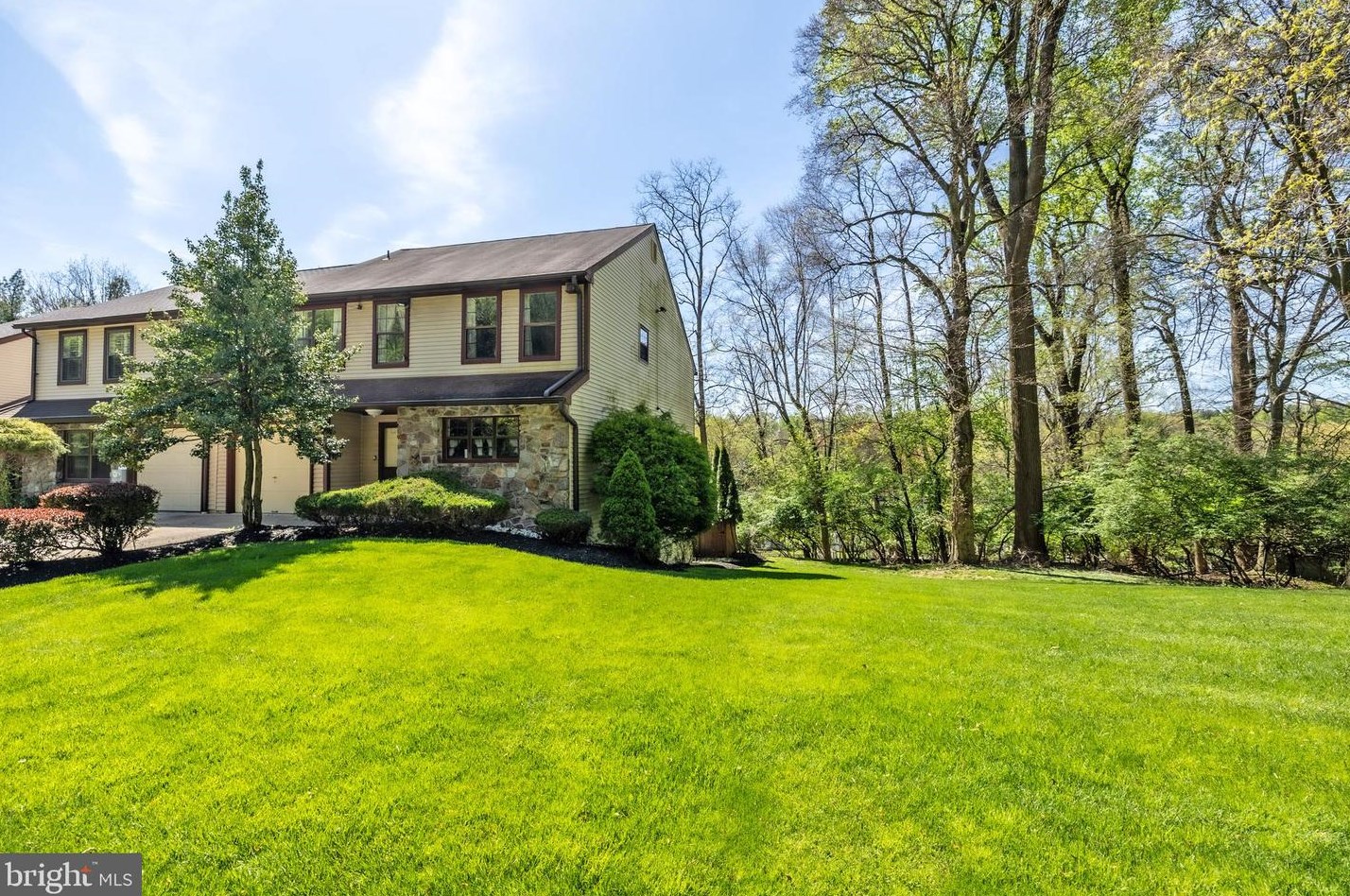 8536 Trumbauer Dr, Ardsley, PA 19038-7451