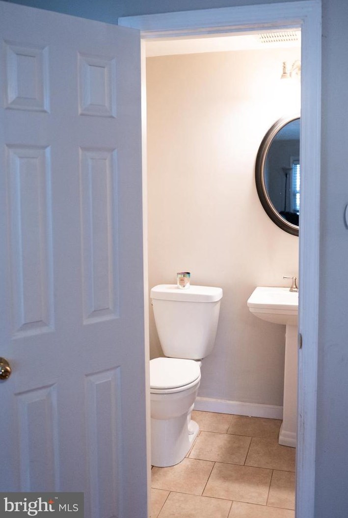 341 Hurst St, Norristown PA  19405-1537 exterior