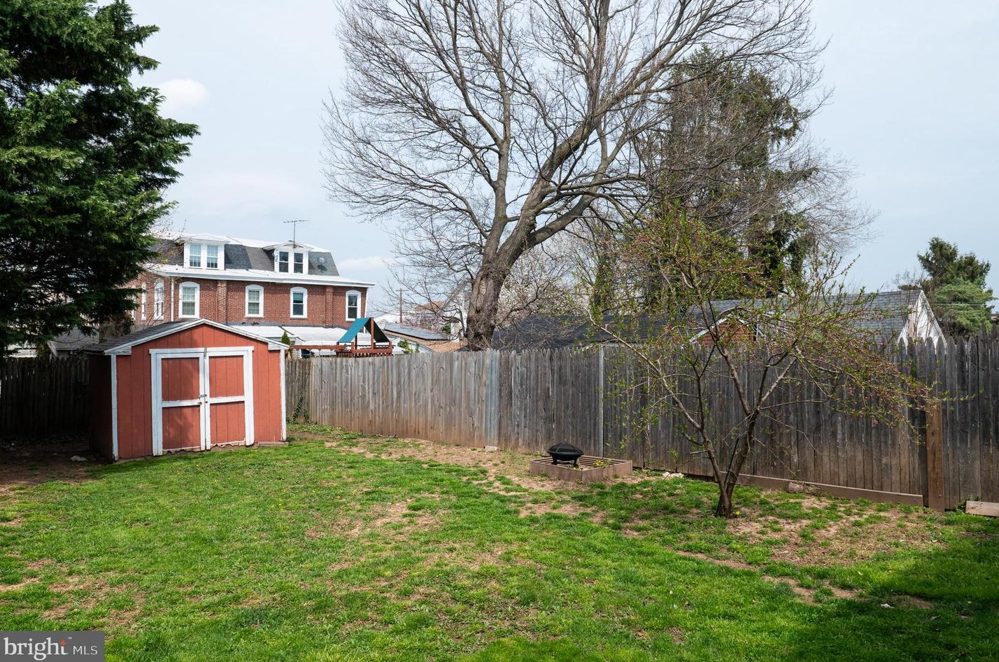 341 Hurst St, Norristown PA  19405-1537 exterior