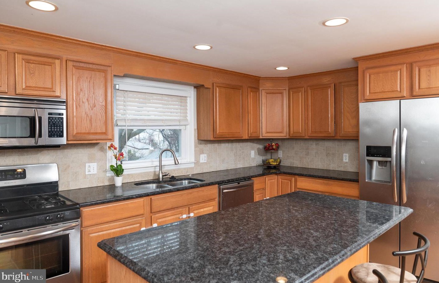 341 Hurst St, Norristown PA  19405-1537 exterior