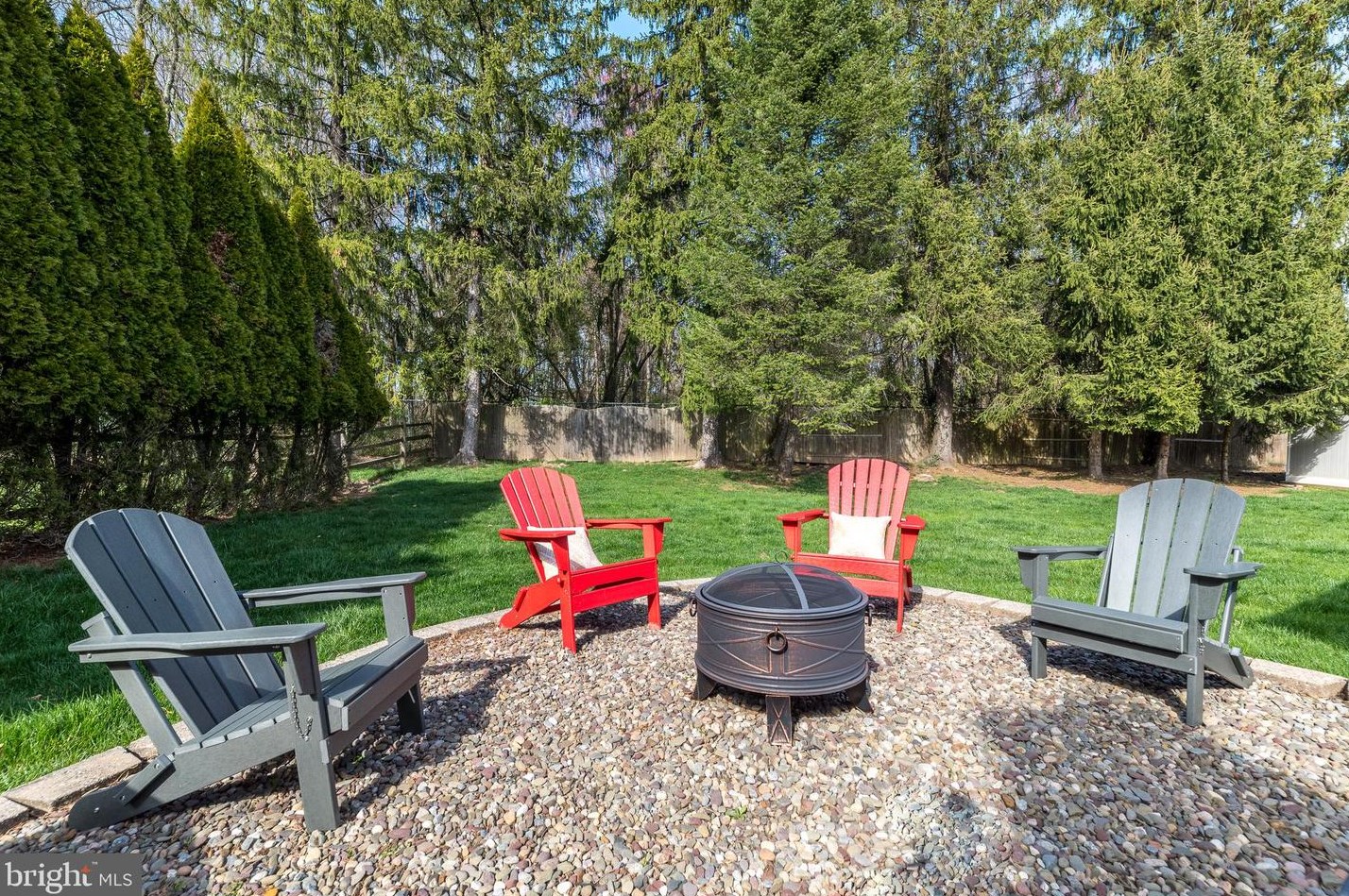 757 Castlewood Dr, Dresher PA  19025-2014 exterior