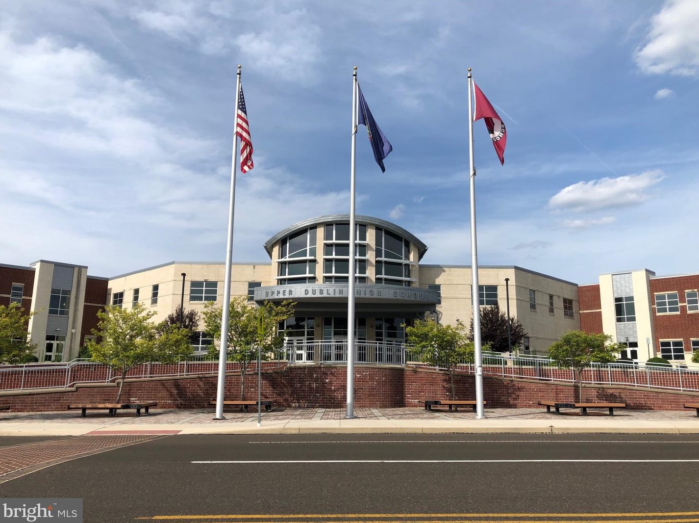 757 Castlewood Dr, Dresher PA  19025-2014 exterior