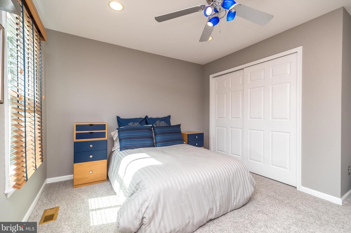 757 Castlewood Dr, Dresher PA  19025-2014 exterior