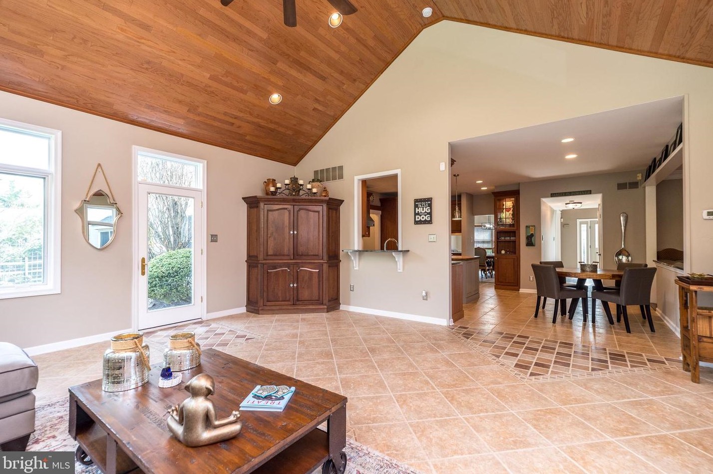 757 Castlewood Dr, Dresher PA  19025-2014 exterior