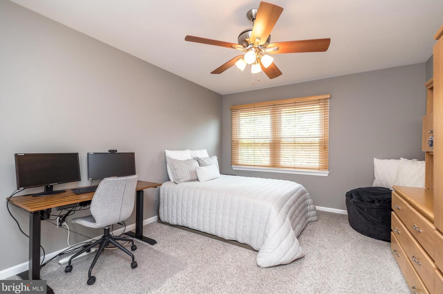 757 Castlewood Dr, Dresher PA  19025-2014 exterior