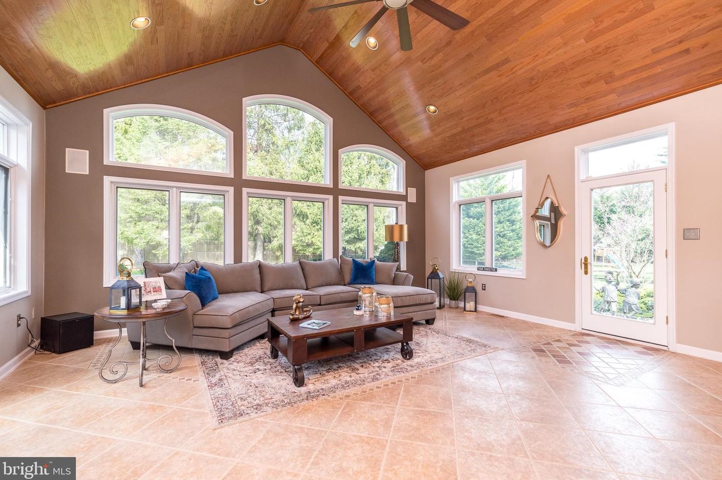 757 Castlewood Dr, Dresher PA  19025-2014 exterior