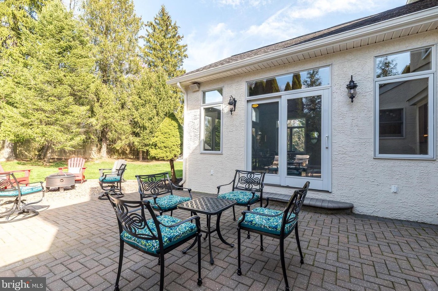 757 Castlewood Dr, Dresher PA  19025-2014 exterior