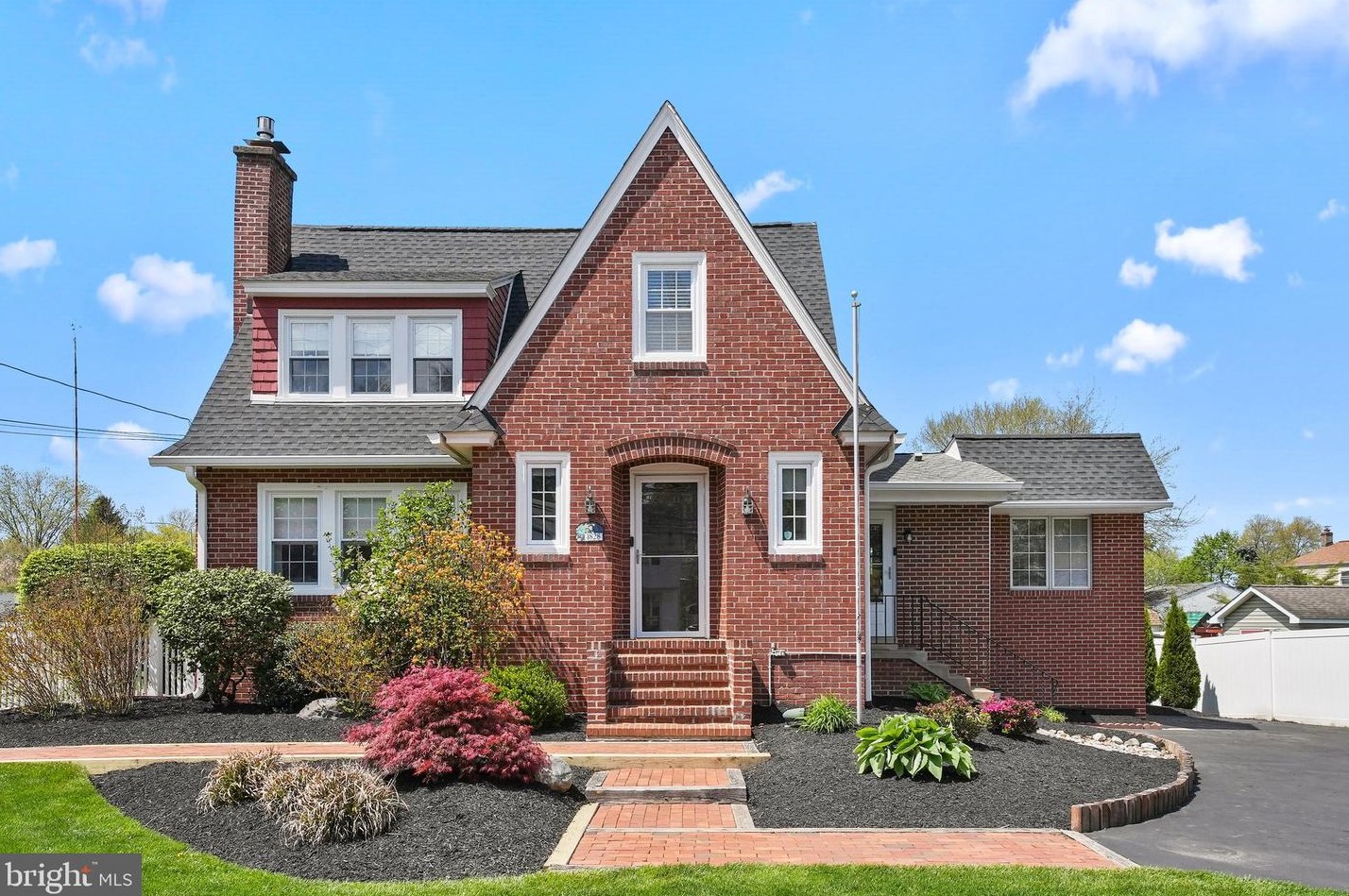 1828 Fitzwatertown Rd, Willow Grove, PA 19090