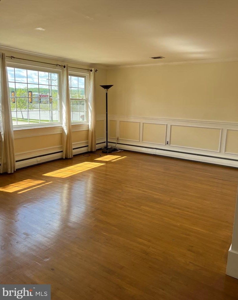 599 Elliott Dr, Norristown, PA 19406