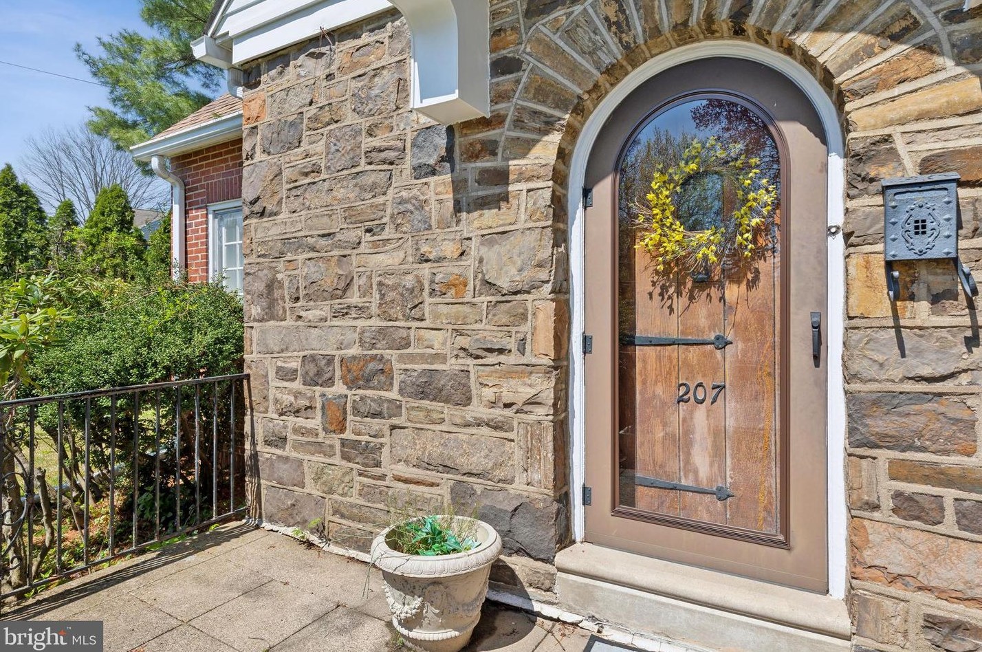207 Radcliffe Rd, Ardsley, PA 19038