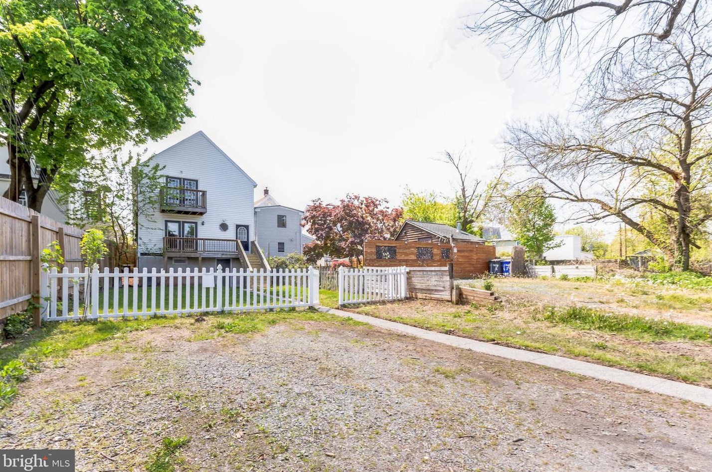 19 Chestnut St, Pottstown PA 19464-5451 exterior