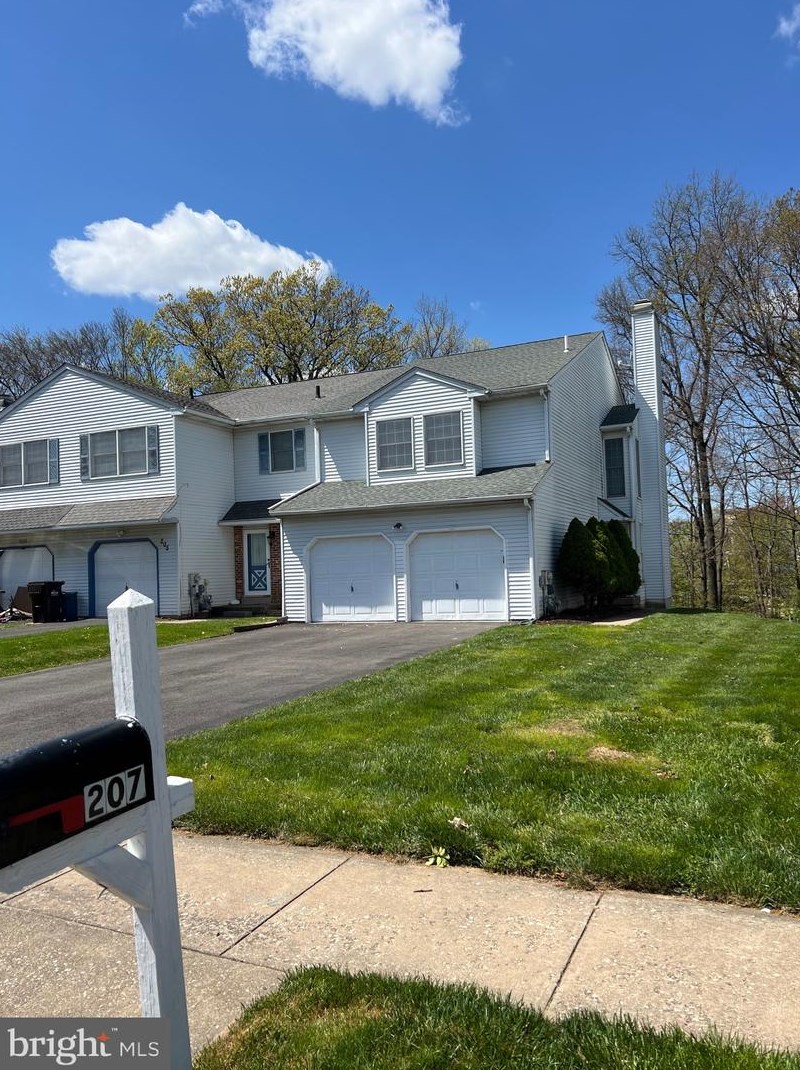 207 Jonathan Dr, North Wales, PA 19454-1454