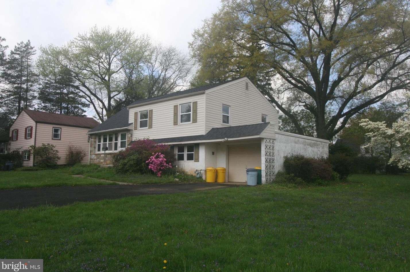 517 Bradford Rd, Oreland, PA 19075