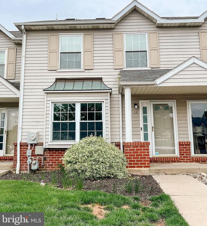10 Red Tail Ct, Limerick, PA 19468