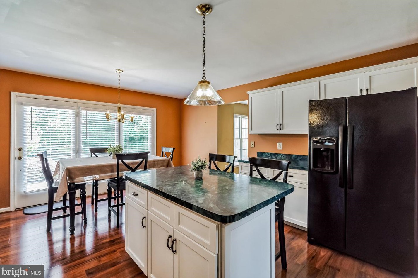 716 Castlewood Dr, Dresher PA 19025-2015 exterior