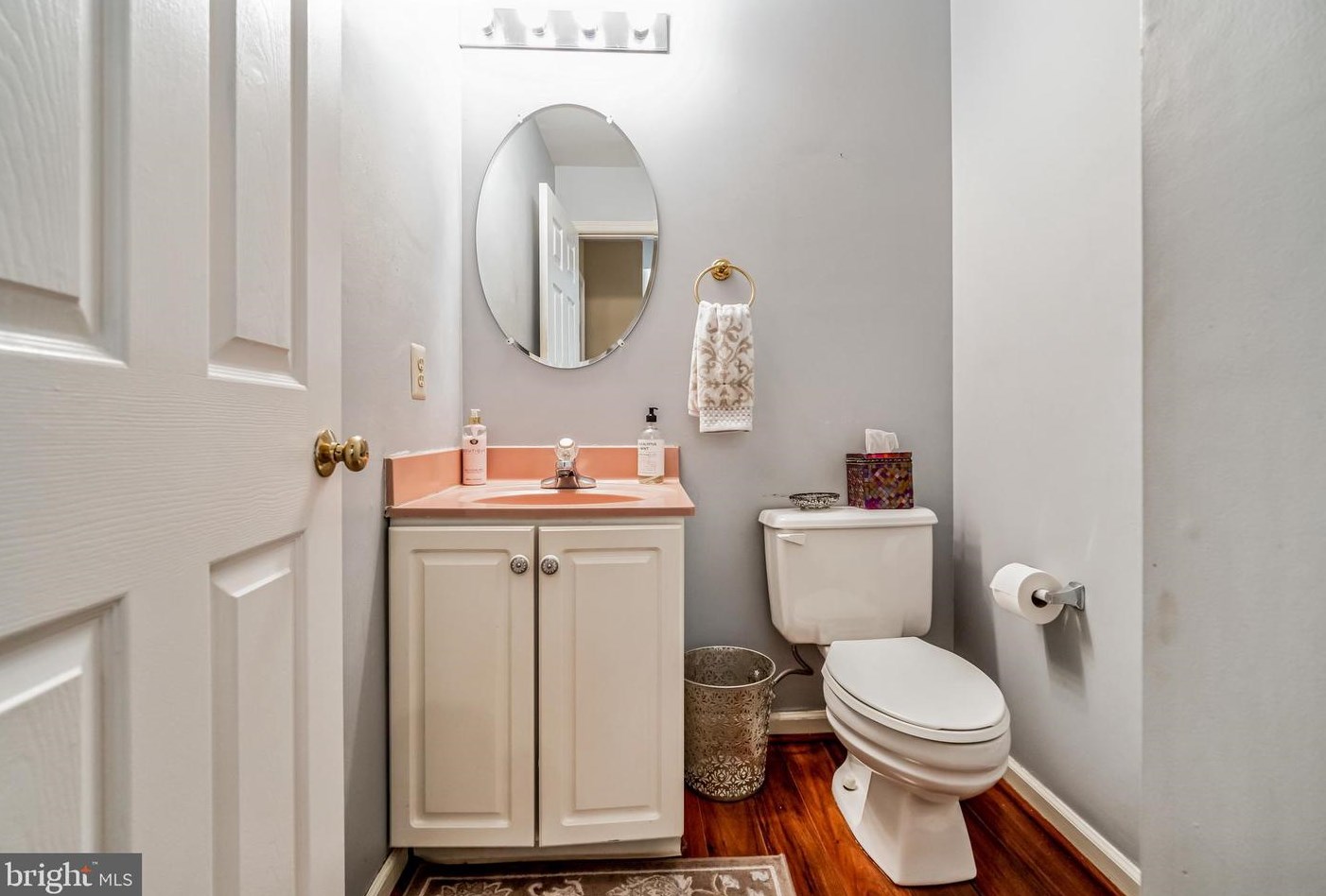 716 Castlewood Dr, Dresher PA 19025-2015 exterior