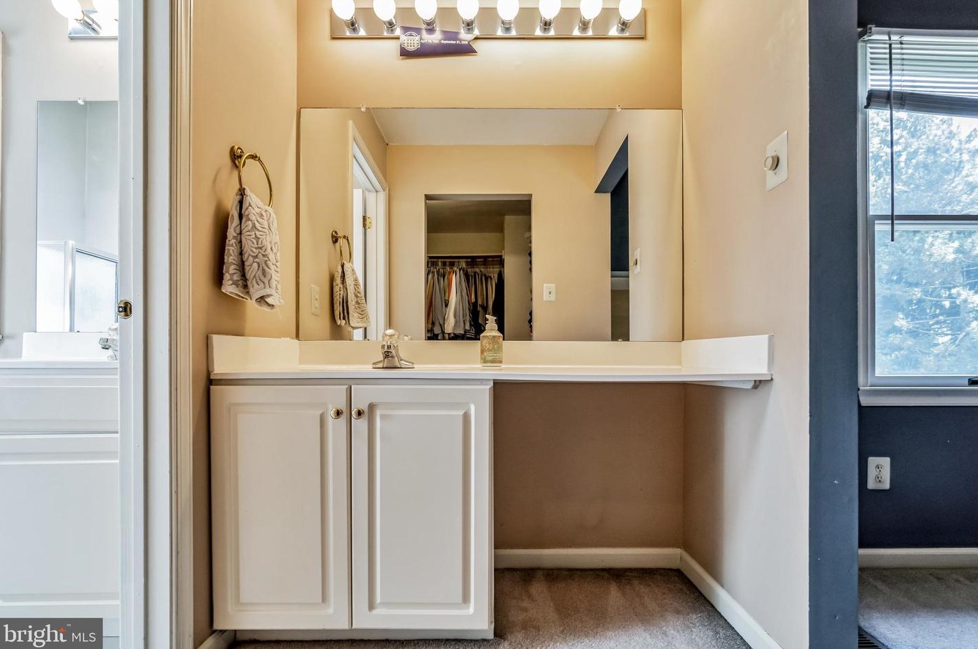 716 Castlewood Dr, Dresher PA 19025-2015 exterior