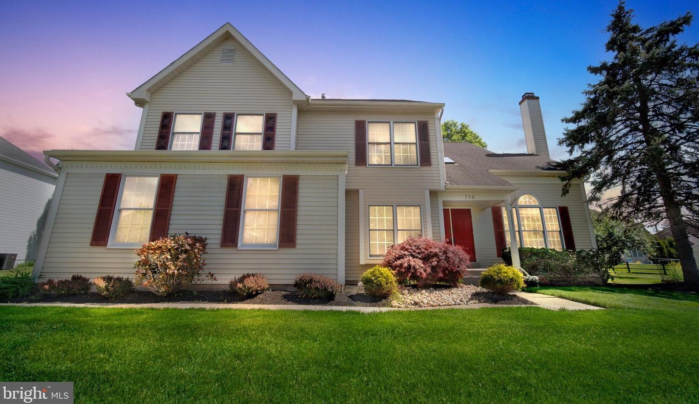 716 Castlewood Dr, Dresher, PA 19025-2014