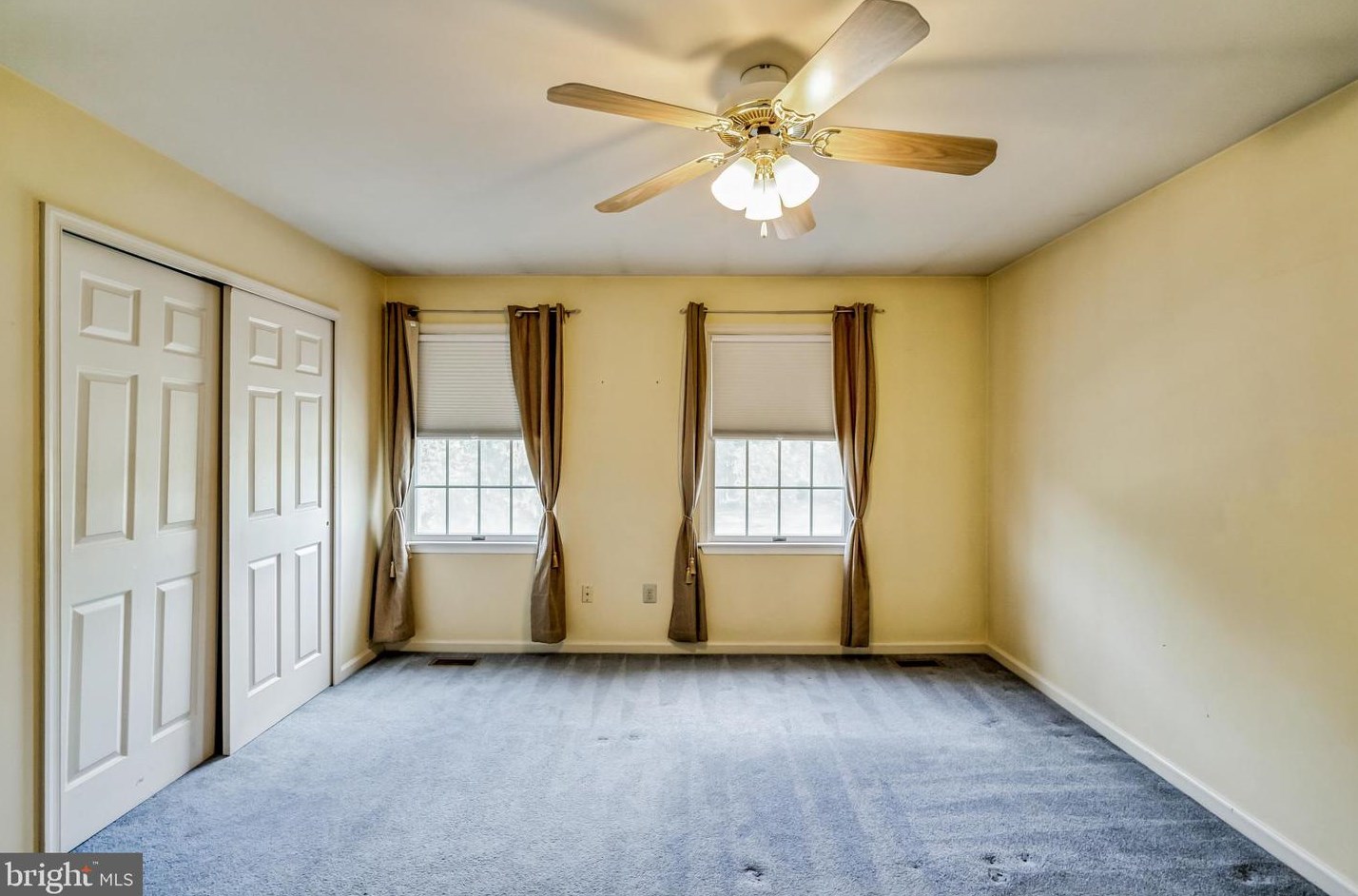 716 Castlewood Dr, Dresher PA 19025-2015 exterior