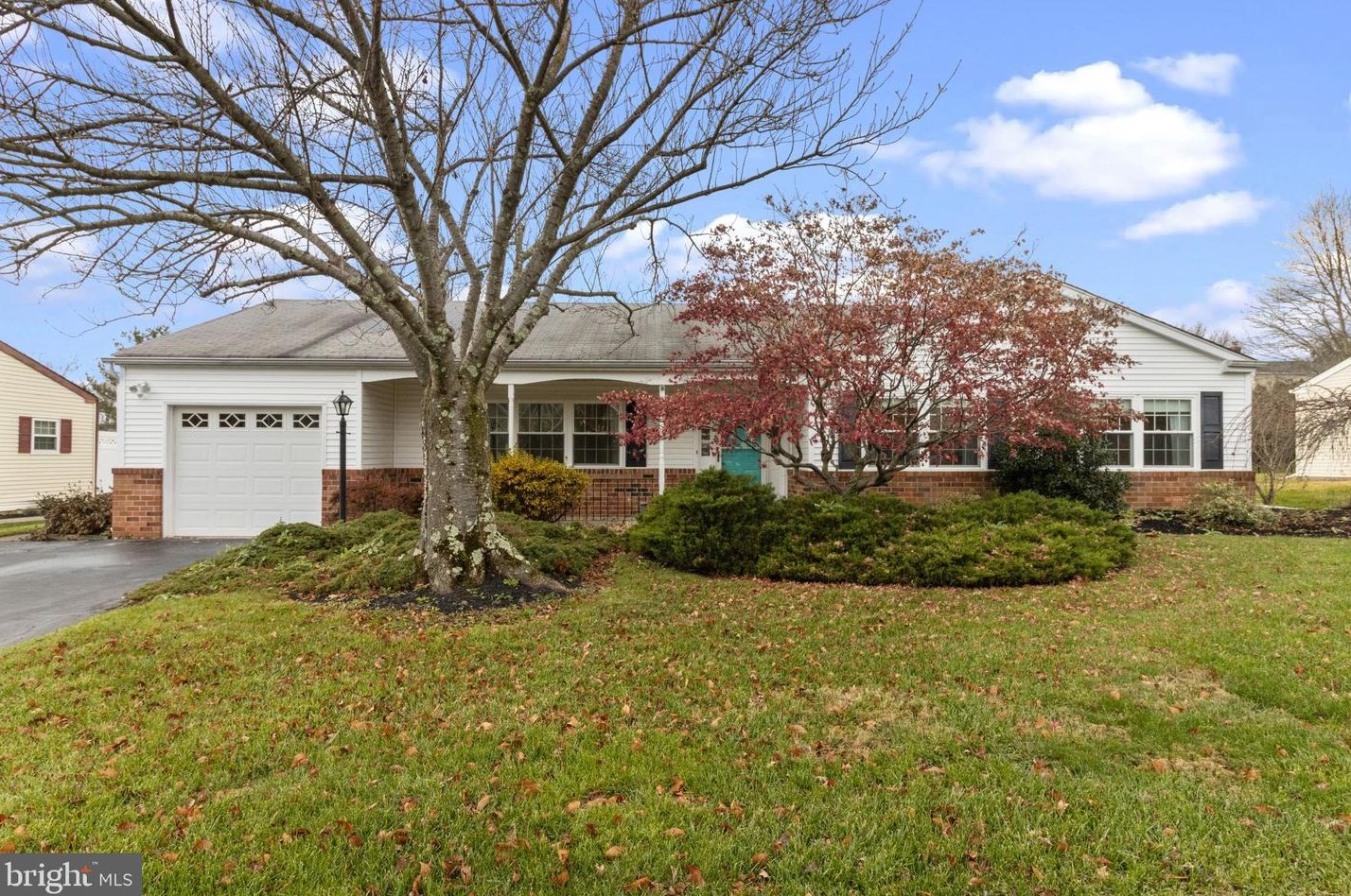 1120 Silver Lake Ln, Blue Bell, PA 19422-1939