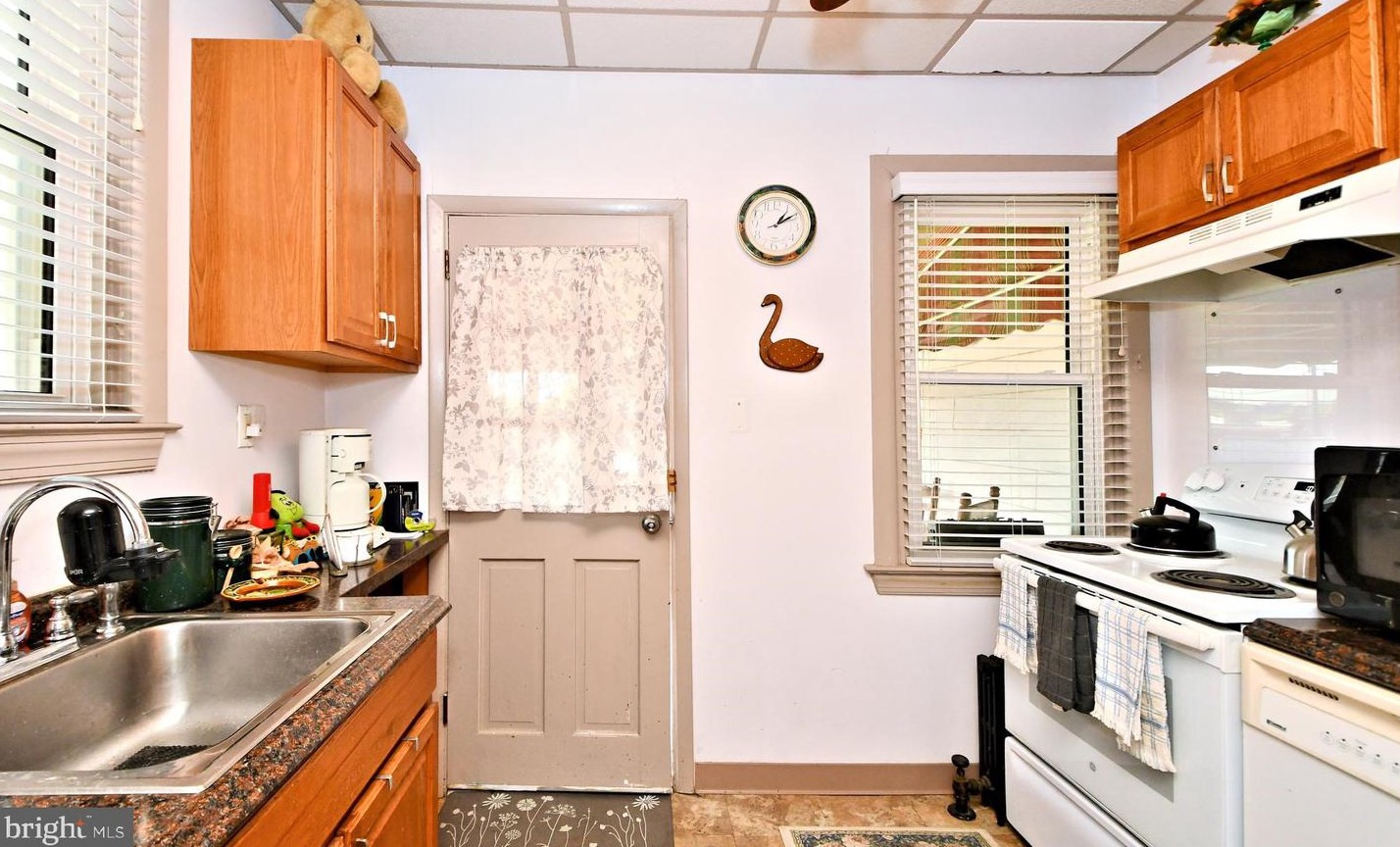 120 Freedley St, Norristown PA  19401-0034 exterior