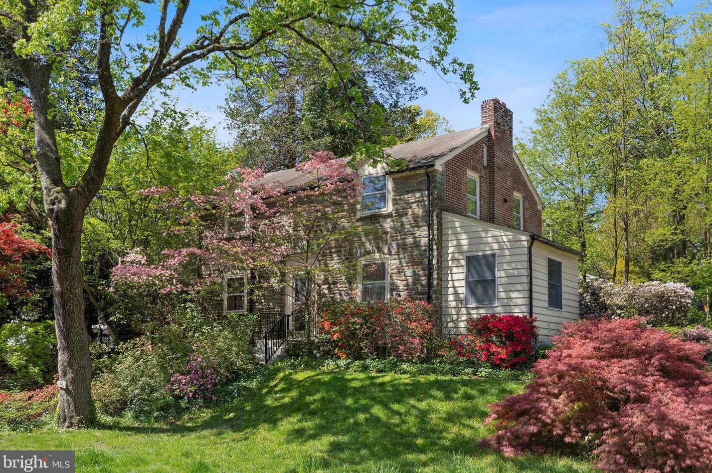 9 E Lodges Ln, Cynwyd, PA 19004