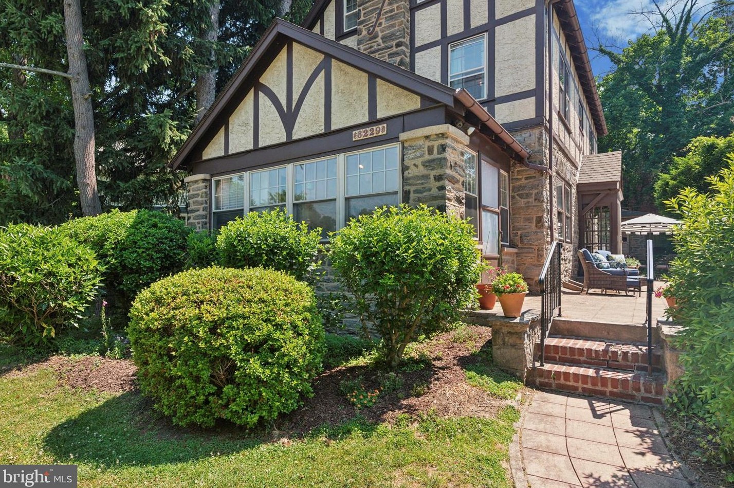 8229 Westminster Rd, Melrose Park, PA 19027-1408