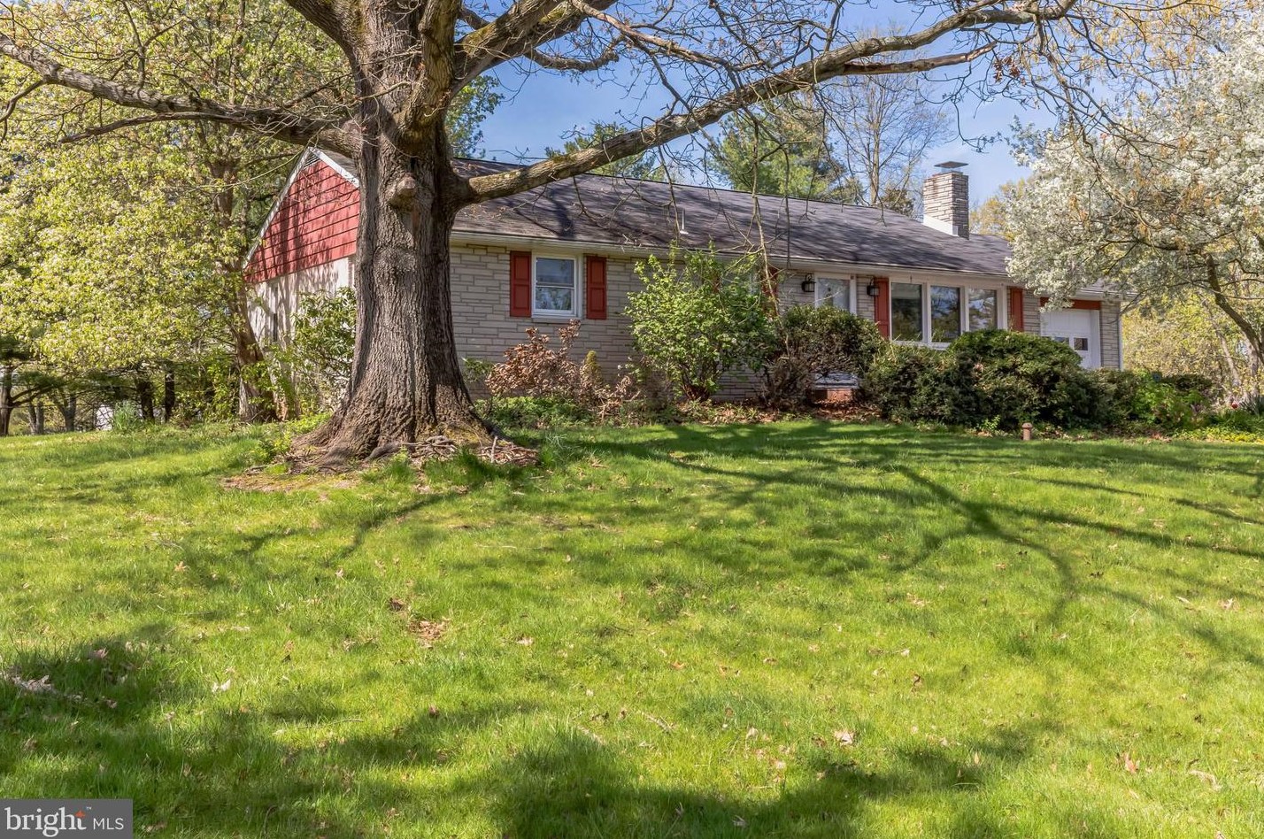 3036 Lutheran Rd, Gilbertsville, PA 19525-9625