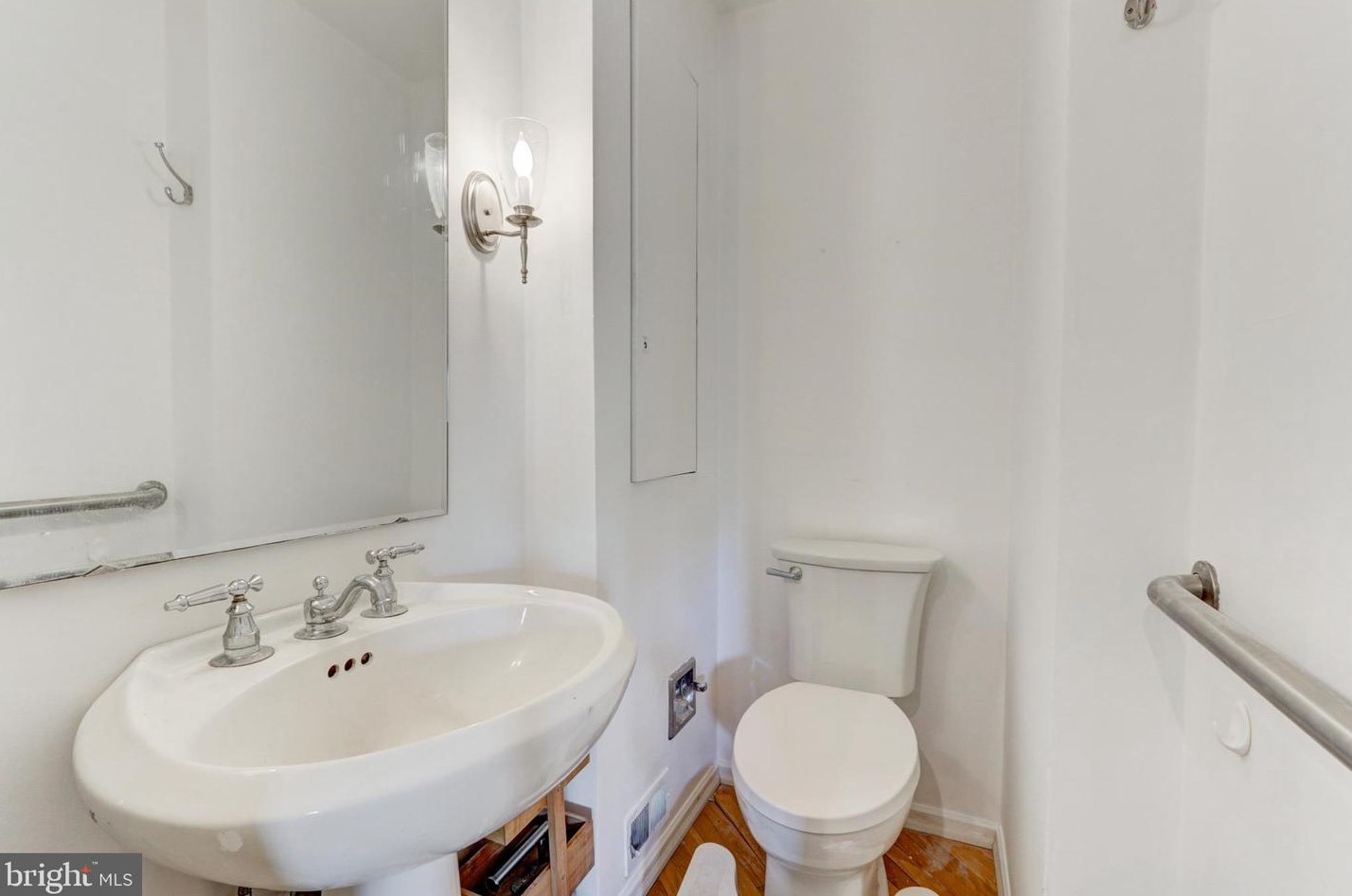 1000 Meetinghouse Rd, Prospectville PA 19002-3738 exterior