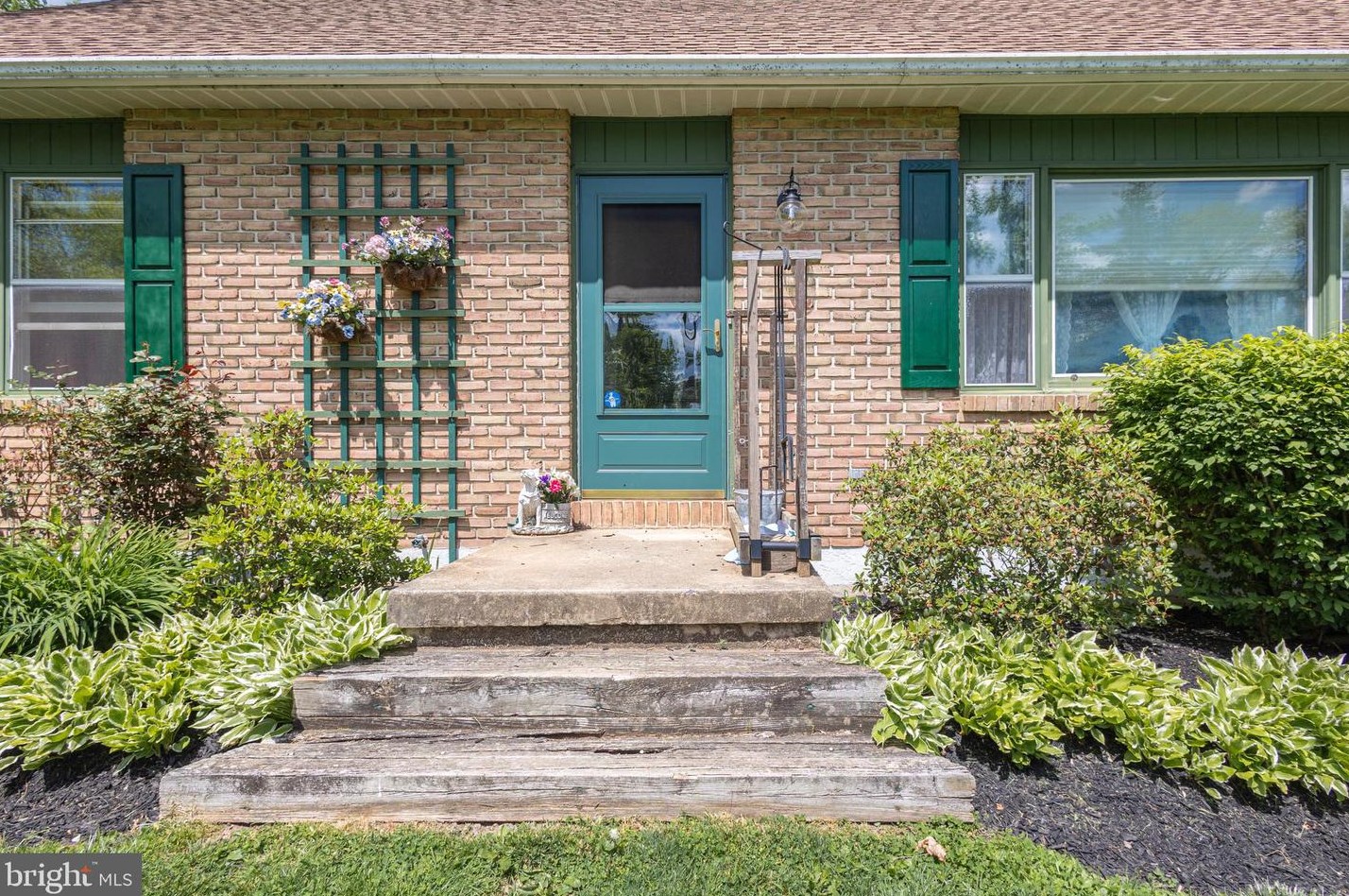 114 Stone Rd, Dale, PA 19504