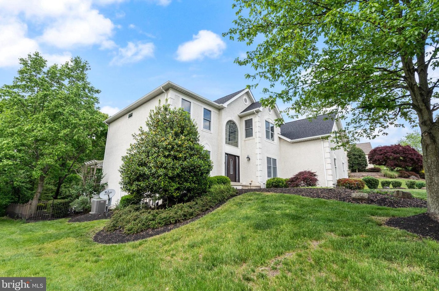1907 Black Hawk Cir, Norristown, PA 19403-1868