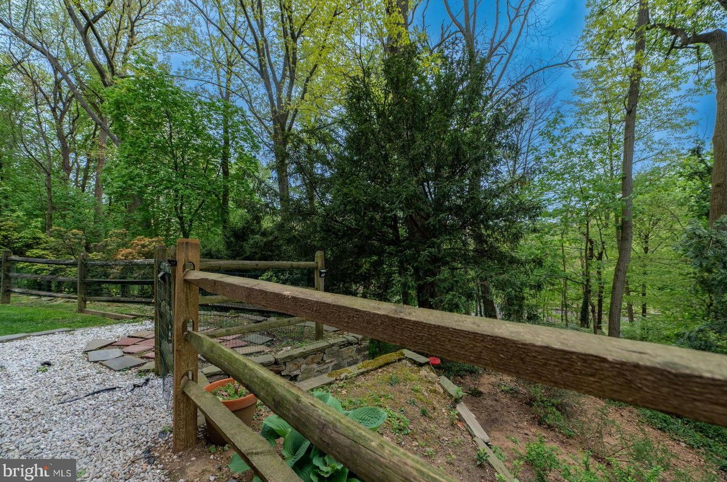 819 Pardee Ln, Wyncote PA 19095-1609 exterior