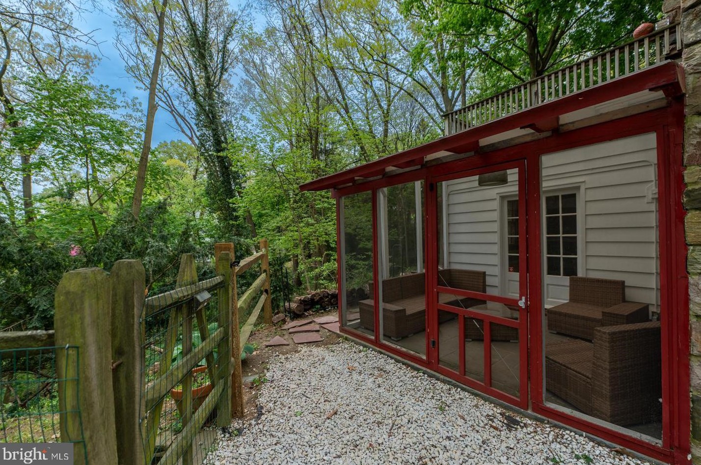 819 Pardee Ln, Wyncote PA 19095-1609 exterior