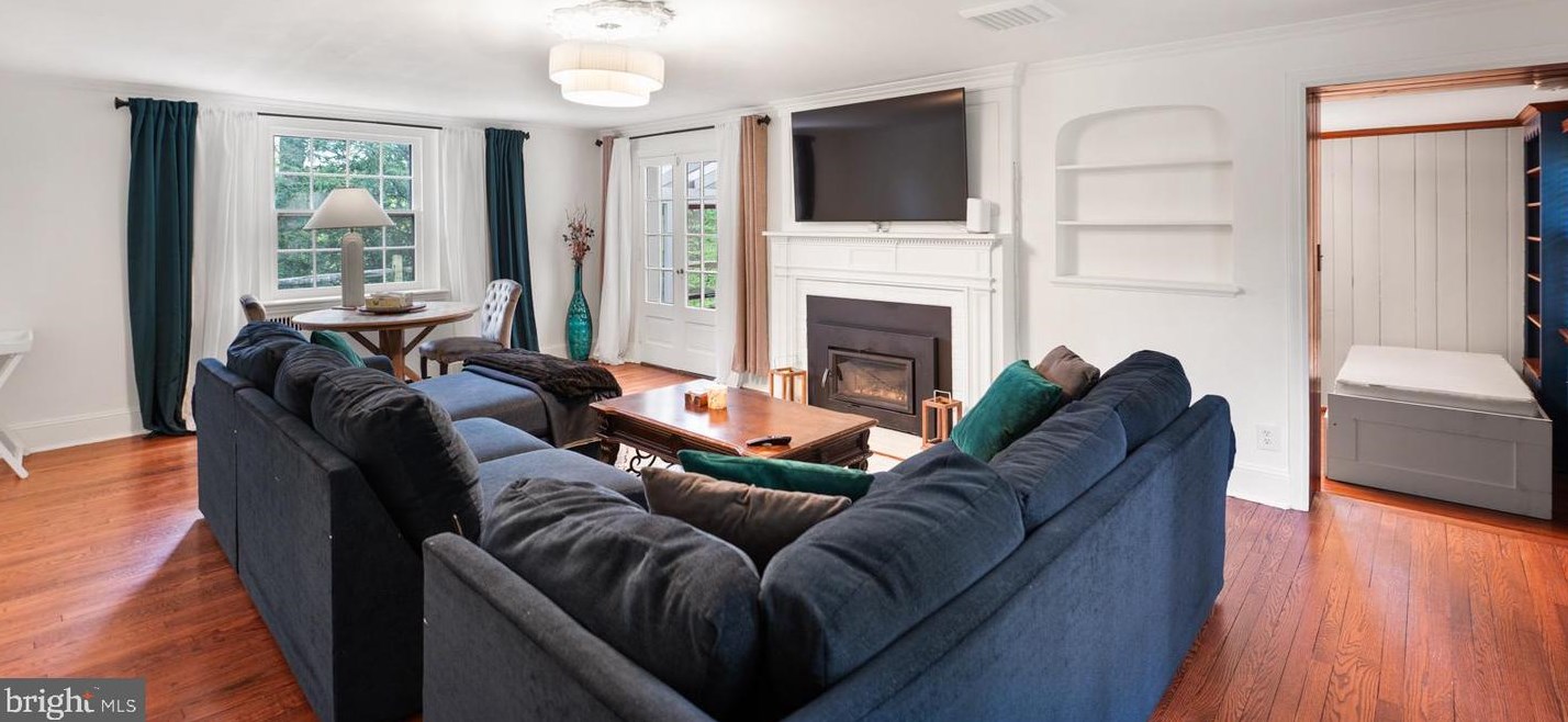 819 Pardee Ln, Wyncote PA 19095-1609 exterior