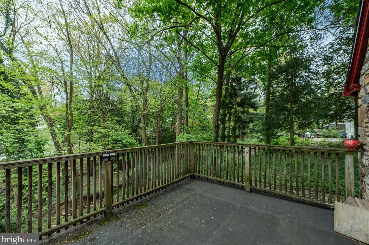 819 Pardee Ln, Wyncote PA 19095-1609 exterior